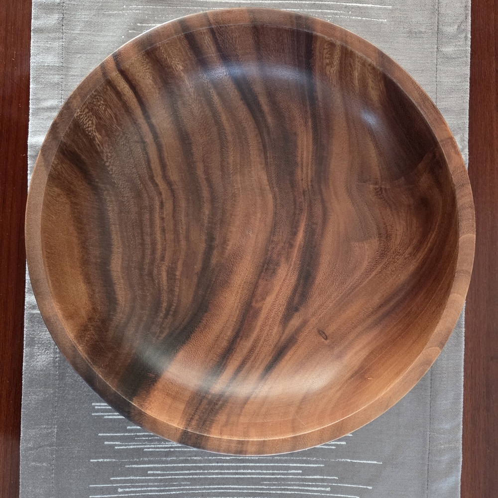 Elegant JJ IMPERIUM Acacia Wood Bowl